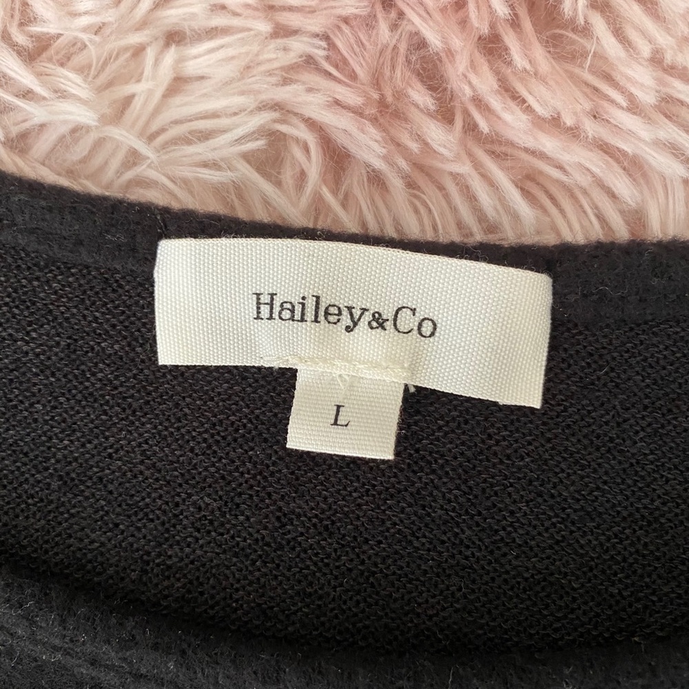 Sweater - Picture 4 of 4